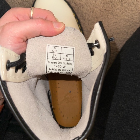 Dr. Martens White Lace-Up Boots with Black Details - Picture 4 of 4